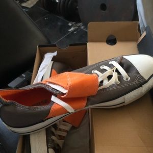 Brand new chuck Taylor Converses low top